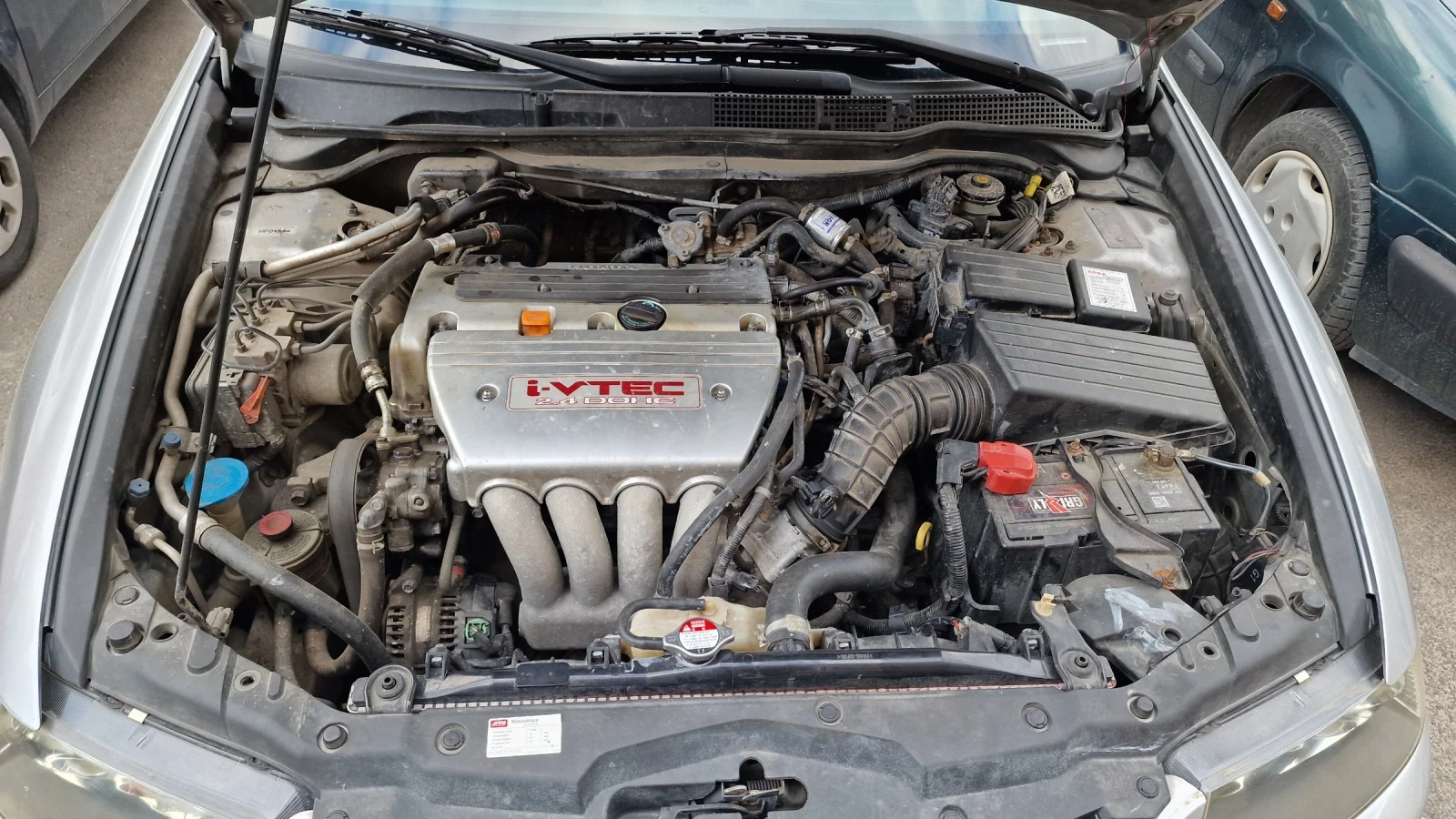 Honda Accord 2.4 i-VTEC АВТОМАТ Газ КОМБИ Обслужена, снимка 10 - Автомобили и джипове - 54302690