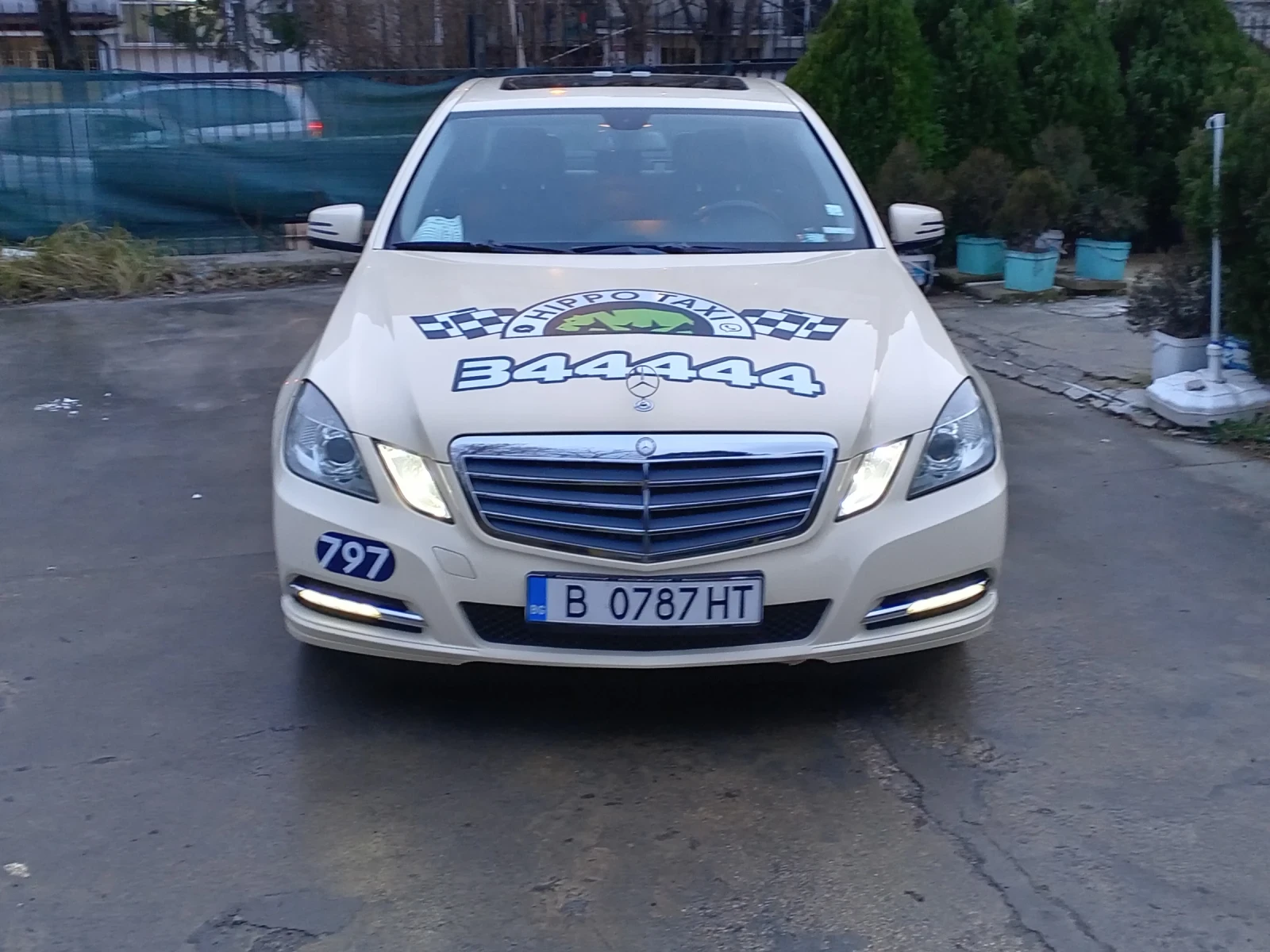 Mercedes-Benz E 200, снимка 3 - Автомобили и джипове - 54336945