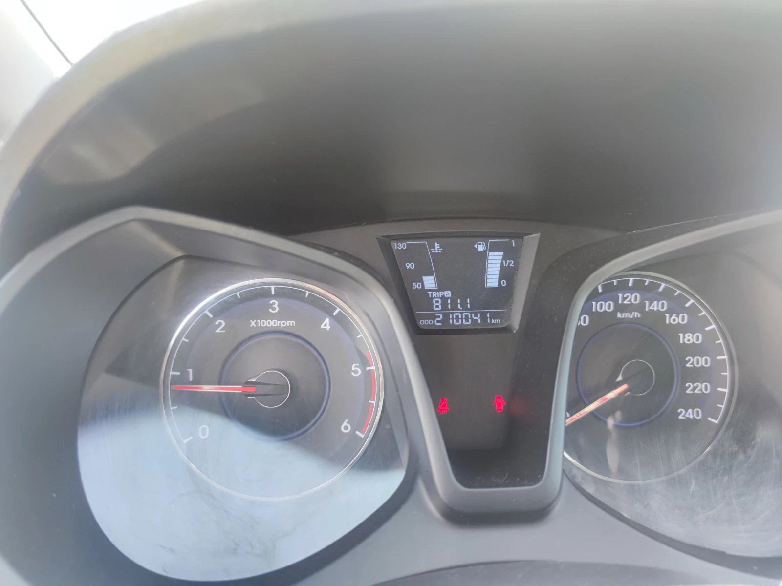 Hyundai Ix20, снимка 6 - Автомобили и джипове - 54542266
