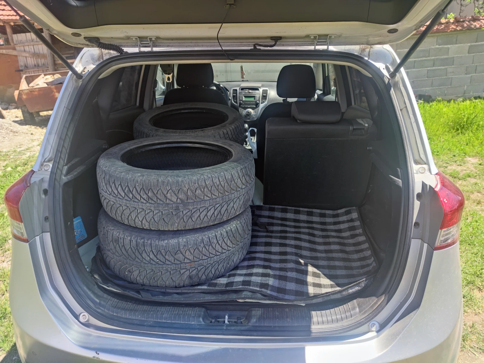 Hyundai Ix20, снимка 4 - Автомобили и джипове - 54542266