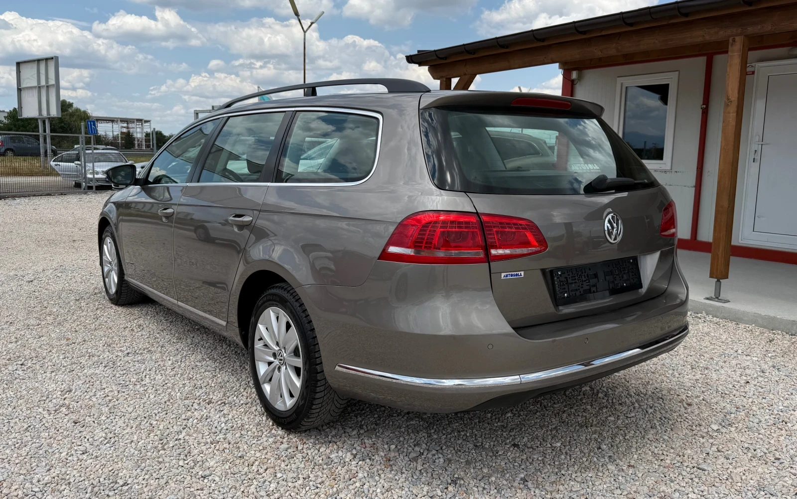 VW Passat 1.4i* 150k.c* CNG* DSG* LED* СЕРВИЗНА ИСТОРИЯ, снимка 3 - Автомобили и джипове - 55174082