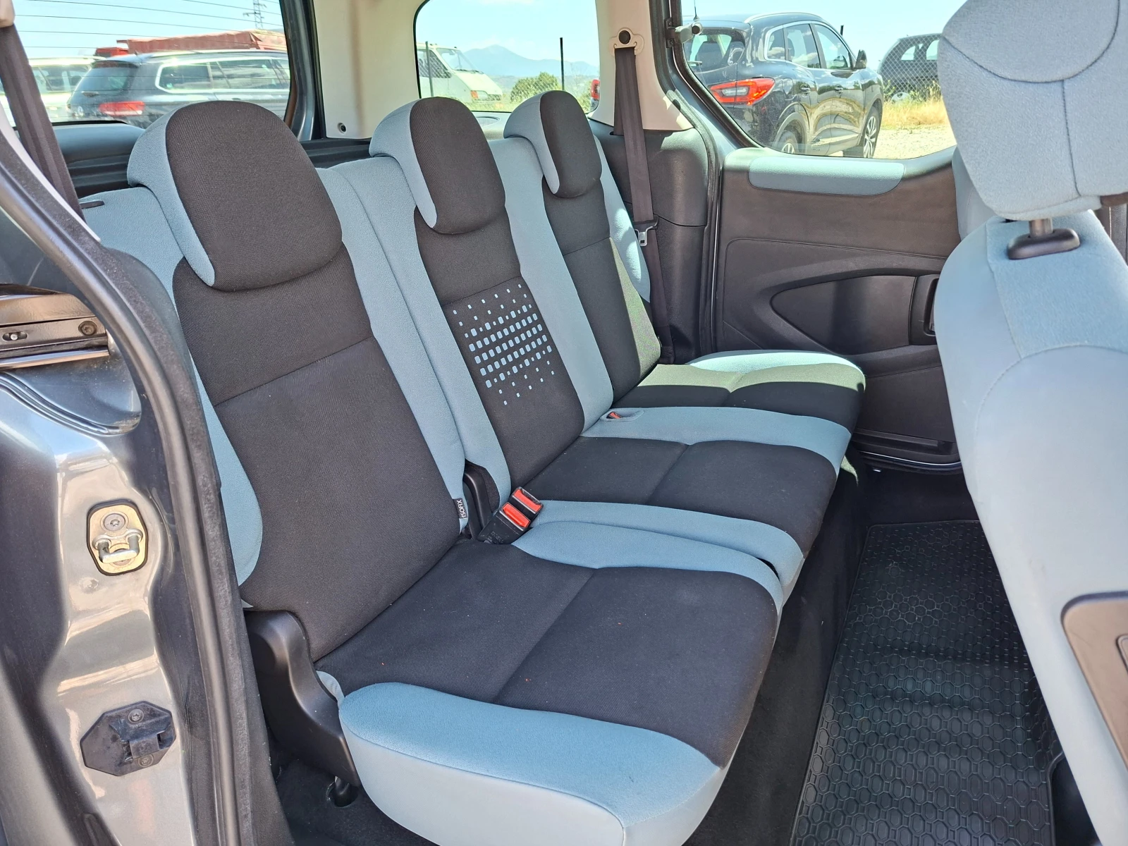 Citroen Berlingo 1.6HDI* AUTOMATIC* * 36м. х 185EUR.*  , снимка 13 - Автомобили и джипове - 55233645