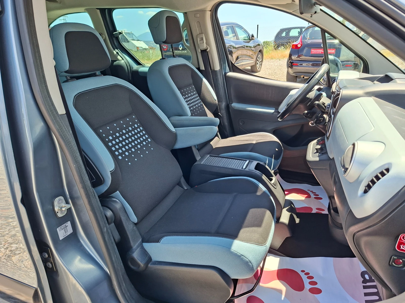Citroen Berlingo 1.6HDI* AUTOMATIC* * 36м. х 185EUR.*  , снимка 14 - Автомобили и джипове - 55233645