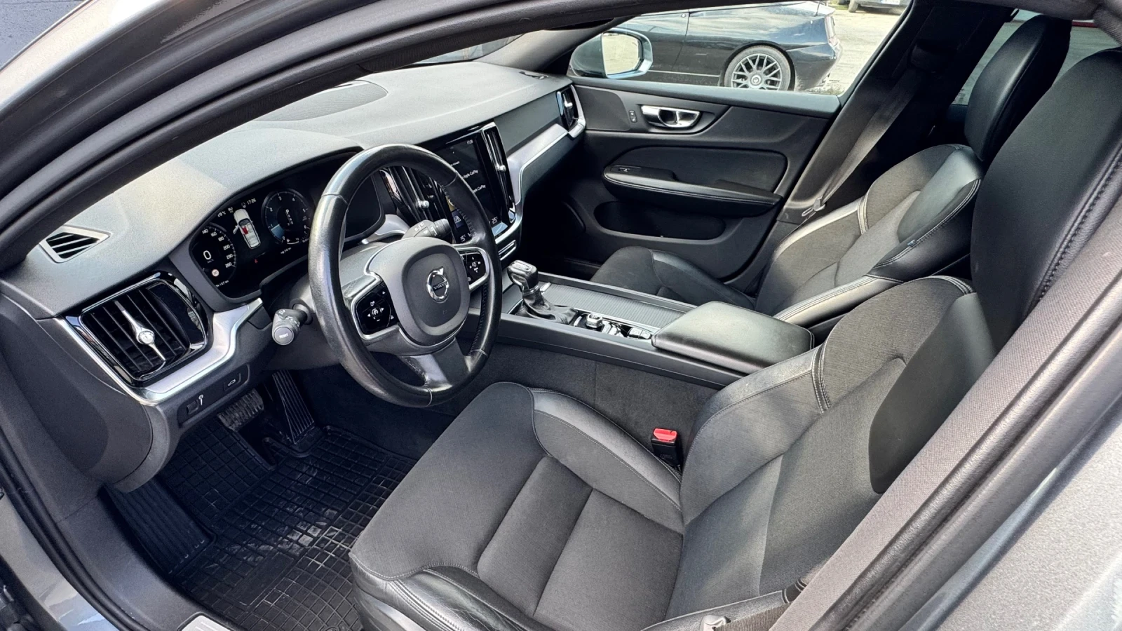 Volvo V60 Cross Country 2.0 D4, снимка 6 - Автомобили и джипове - 55825027