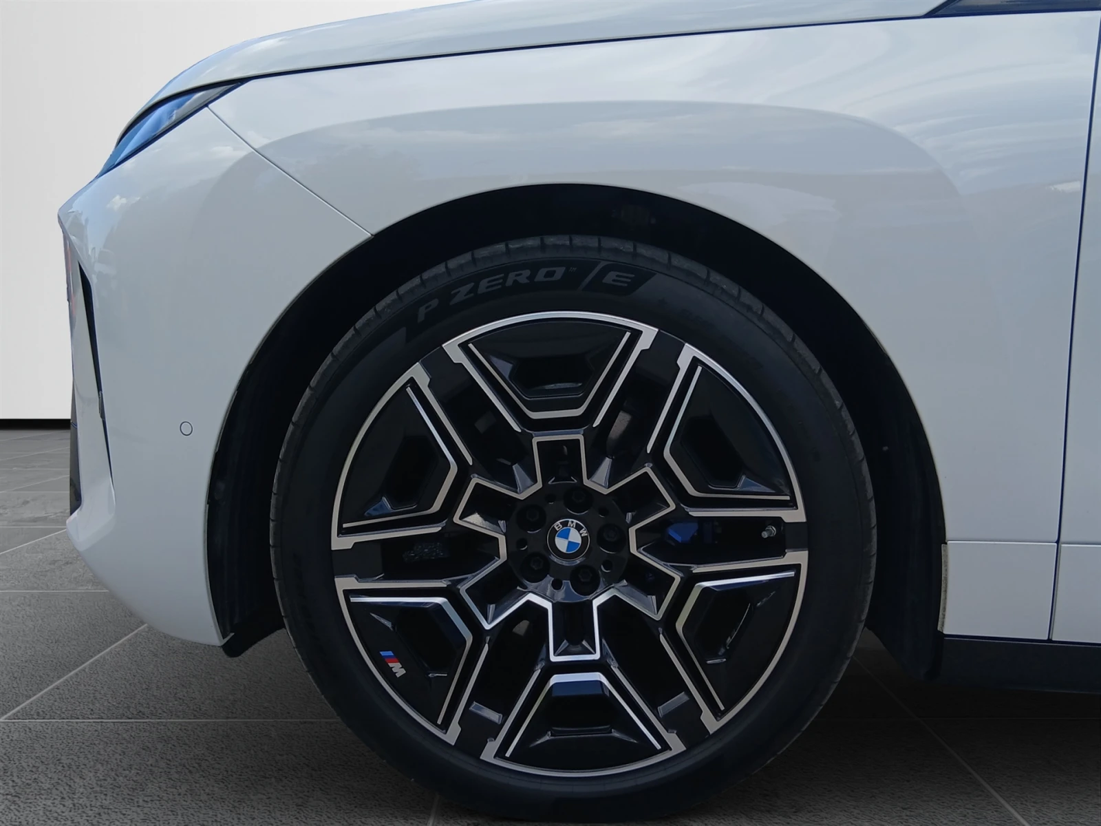 BMW iX xDrive45, снимка 5 - Автомобили и джипове - 56657406