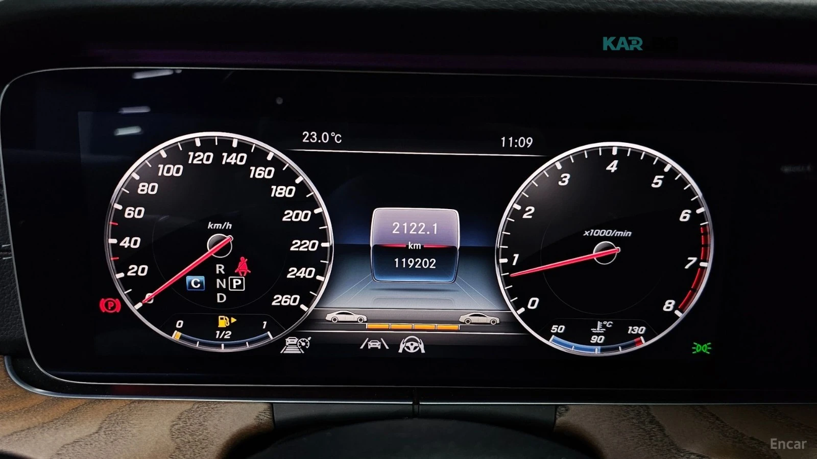 Mercedes-Benz E 300 4MATIC EXCLUSIVE* HUD* 360* ОБДУХВ* НАВИ* ПАНО, снимка 6 - Автомобили и джипове - 56009363