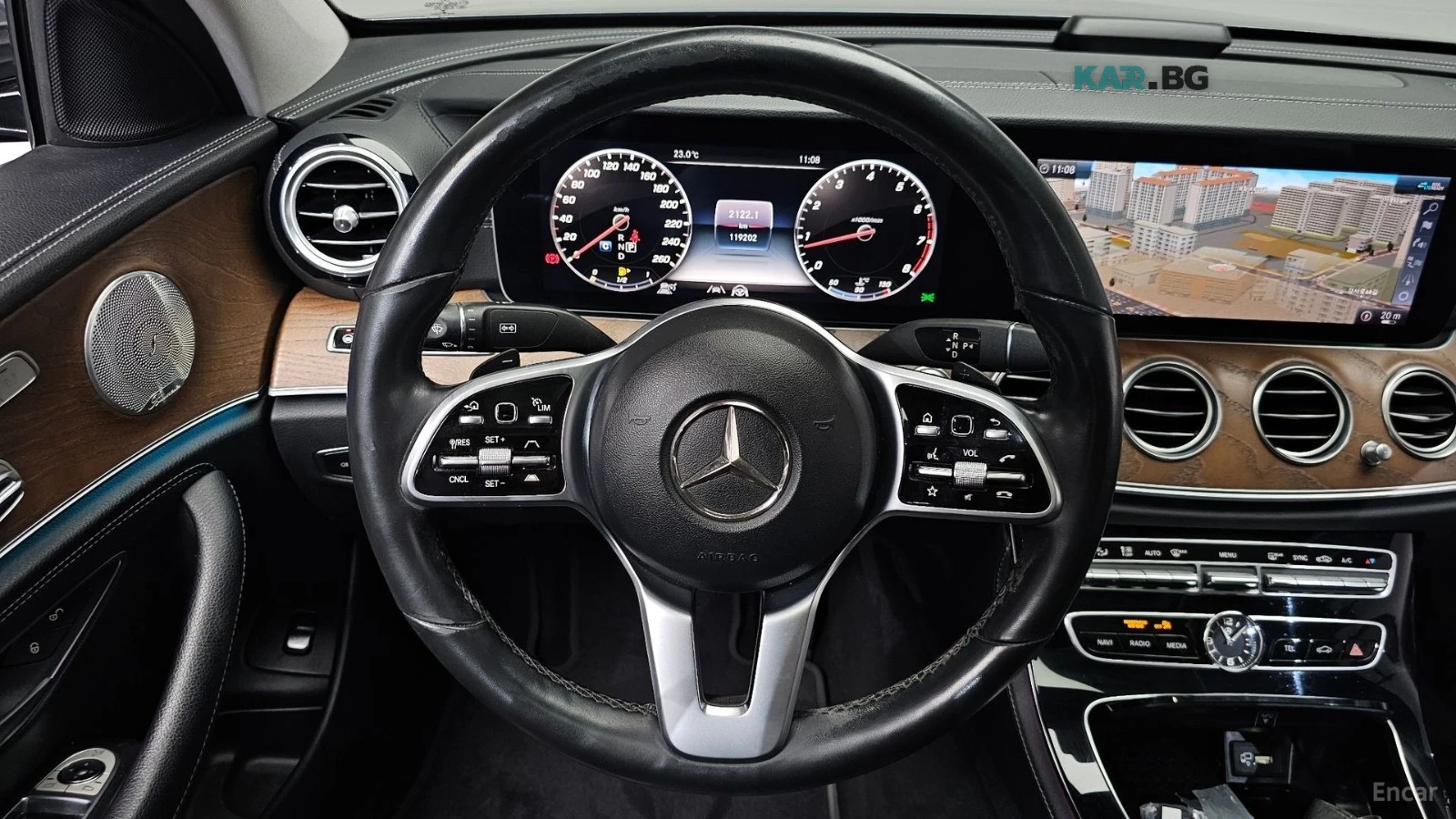 Mercedes-Benz E 300 4MATIC EXCLUSIVE* HUD* 360* ОБДУХВ* НАВИ* ПАНО, снимка 11 - Автомобили и джипове - 56009363