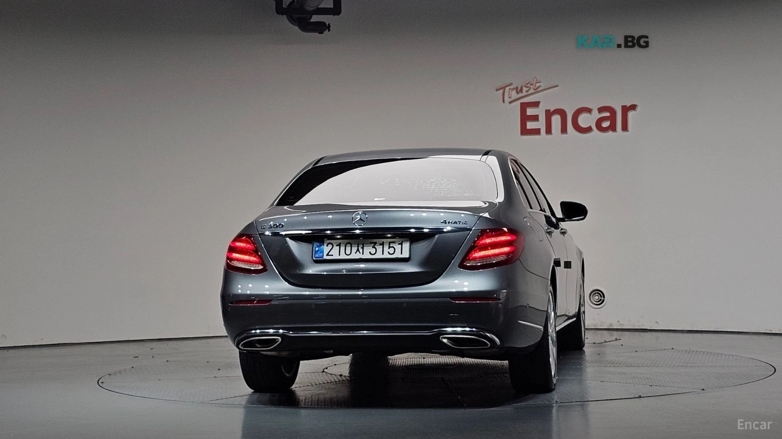 Mercedes-Benz E 300 4MATIC EXCLUSIVE* HUD* 360* ОБДУХВ* НАВИ* ПАНО, снимка 4 - Автомобили и джипове - 56009363