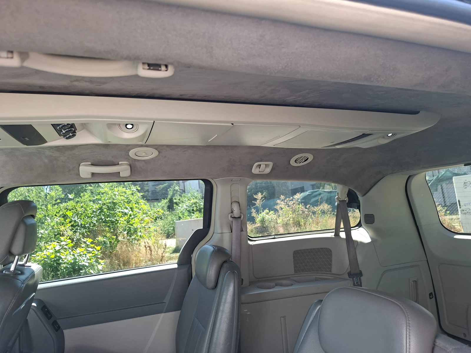 Chrysler Town and Country ����� ���� LONG L ������ ������-��� ���. ������  | Mobile.bg � ����������� 8