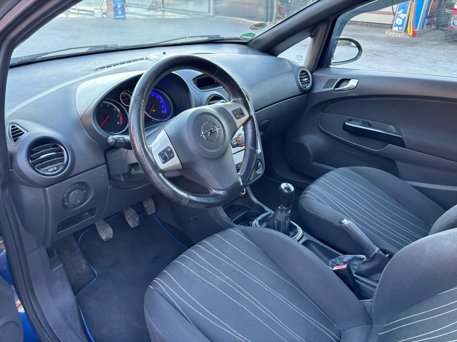 Opel Corsa 1.2 бензин, снимка 9 - Автомобили и джипове - 56451944