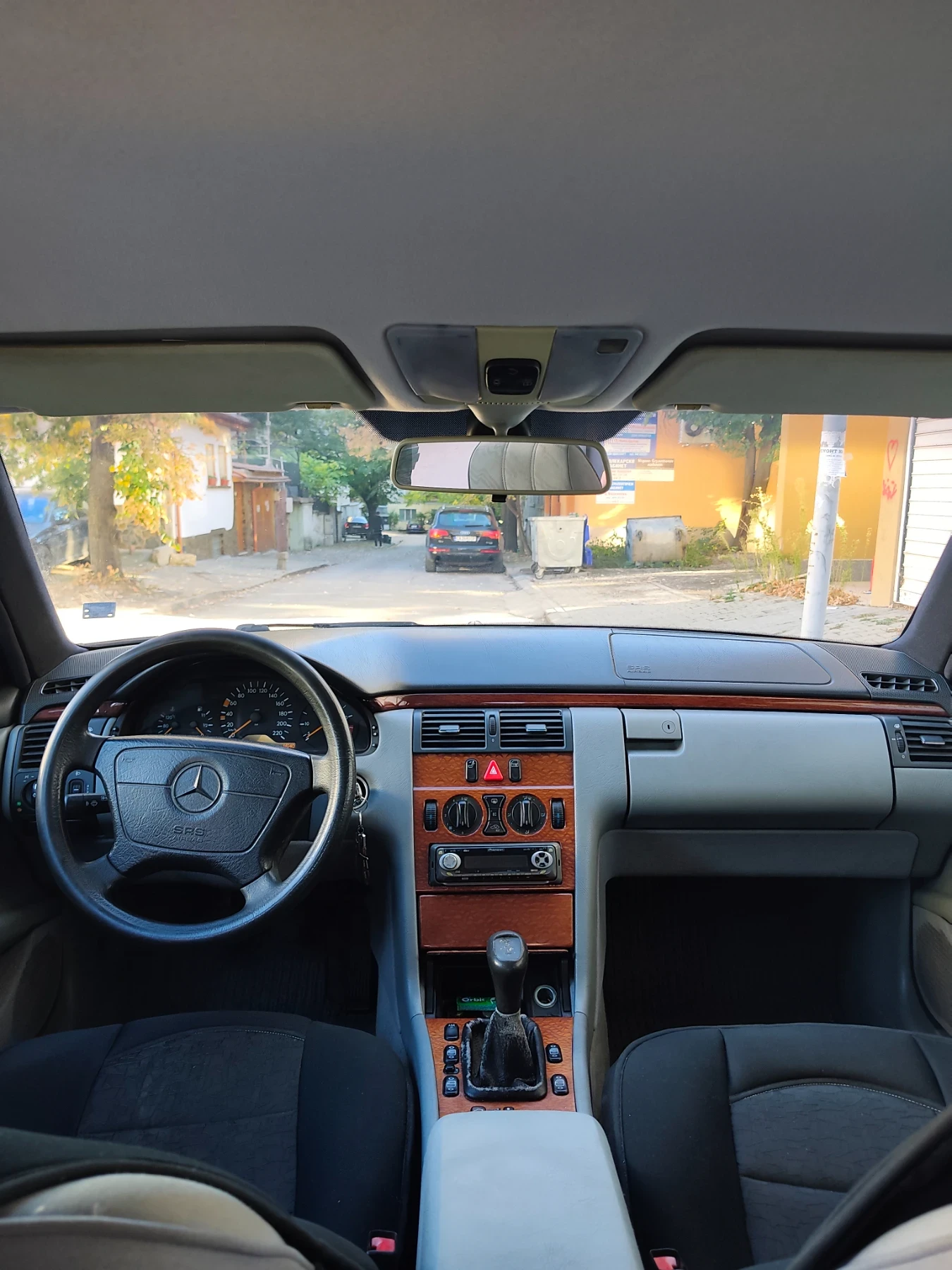 Mercedes-Benz E 290, снимка 6 - Автомобили и джипове - 56642250