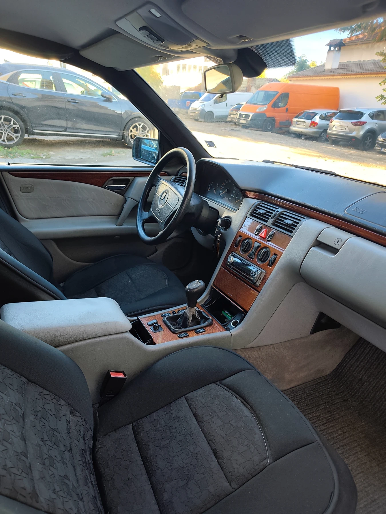 Mercedes-Benz E 290, снимка 8 - Автомобили и джипове - 56642250