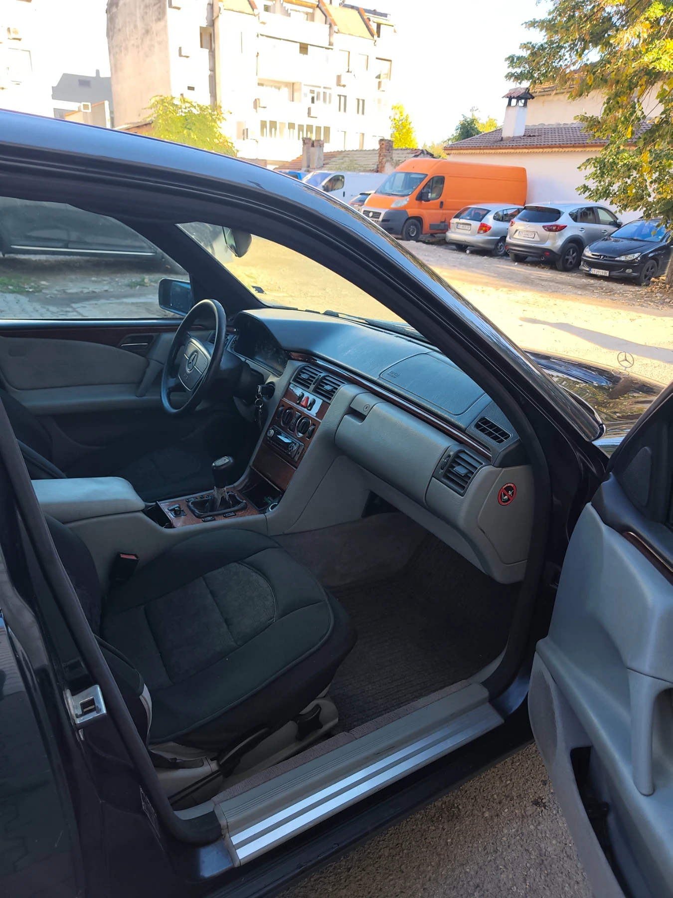 Mercedes-Benz E 290, снимка 7 - Автомобили и джипове - 56642250