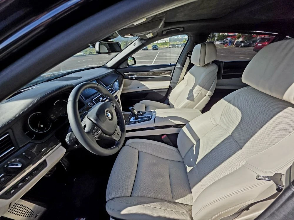 BMW 750 5.0  Benzin  2016г, снимка 14 - Автомобили и джипове - 56659878