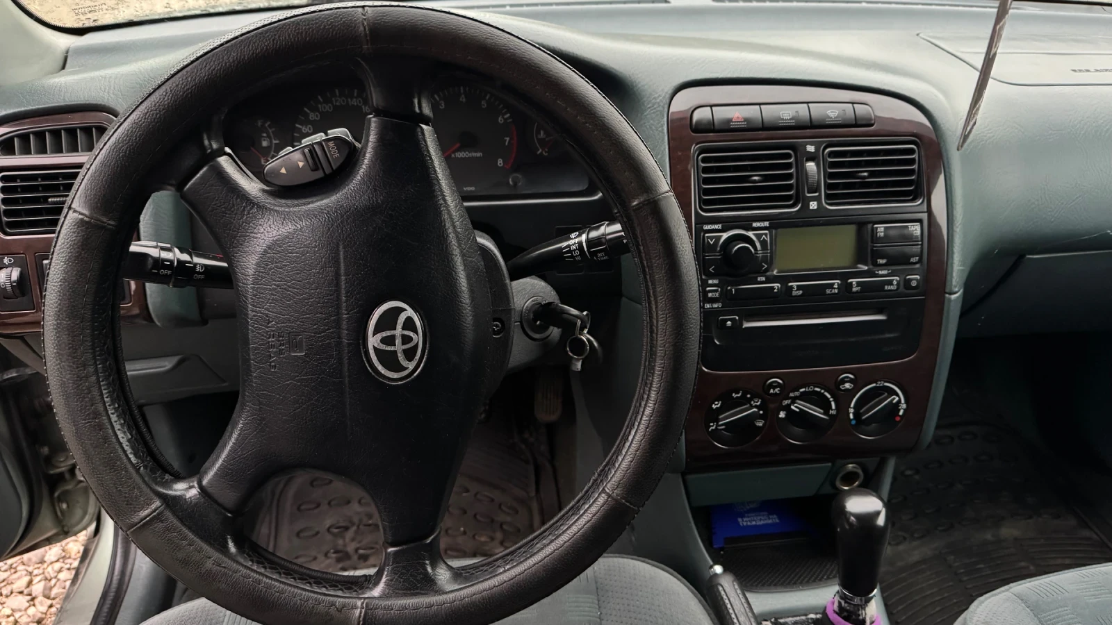 Toyota Avensis 1.6 VVTI, снимка 9 - Автомобили и джипове - 56685701
