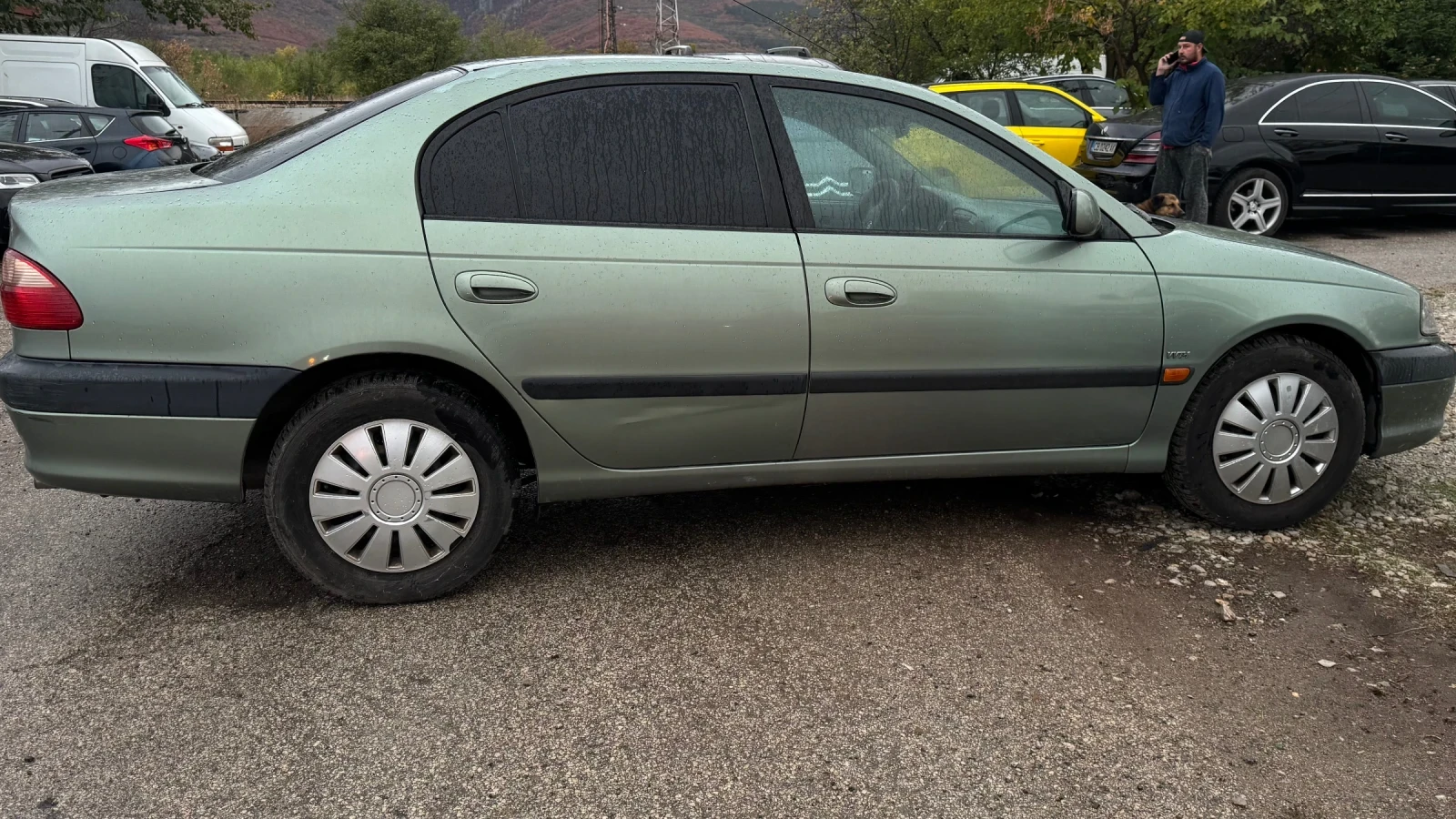 Toyota Avensis 1.6 VVTI, снимка 4 - Автомобили и джипове - 56685701
