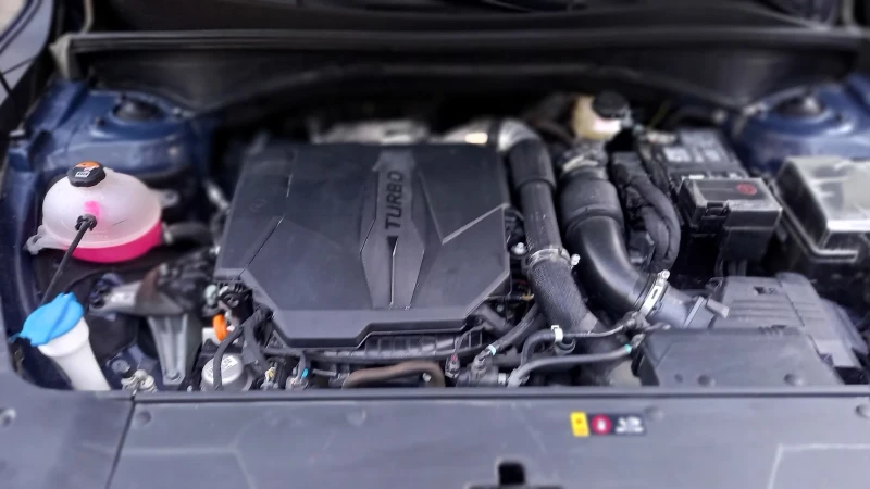 Kia Sorento 2.5 Turbo AWD, снимка 10 - Автомобили и джипове - 52542959