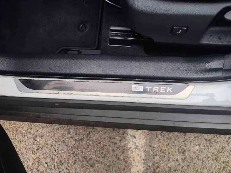 Toyota Corolla TREK 2.0 Хибрид 184к.с 09.2022г, снимка 8 - Автомобили и джипове - 52119066