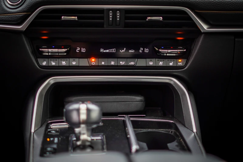 Mazda CX-60 Такуми плюс, снимка 9 - Автомобили и джипове - 53066474