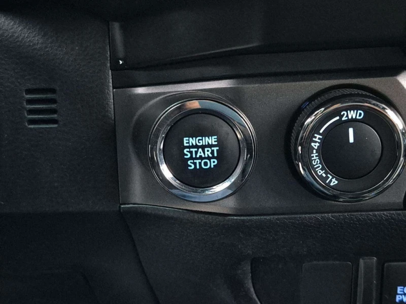 Toyota Tacoma * SR5 * CARFAX * БЕЗ ПЪРВОНАЧАЛНА ВНОСКА, снимка 15 - Автомобили и джипове - 53088066