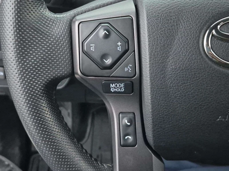 Toyota Tacoma * SR5 * CARFAX * БЕЗ ПЪРВОНАЧАЛНА ВНОСКА, снимка 16 - Автомобили и джипове - 53088066