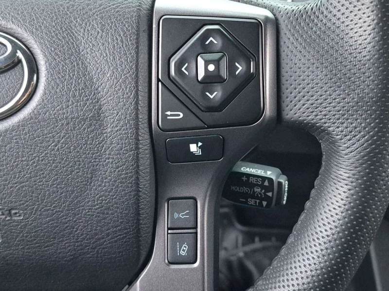 Toyota Tacoma * SR5 * CARFAX * БЕЗ ПЪРВОНАЧАЛНА ВНОСКА, снимка 17 - Автомобили и джипове - 53088066