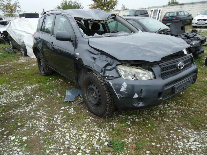 Toyota Rav4 2.2 D4D, снимка 1 - Автомобили и джипове - 12275709