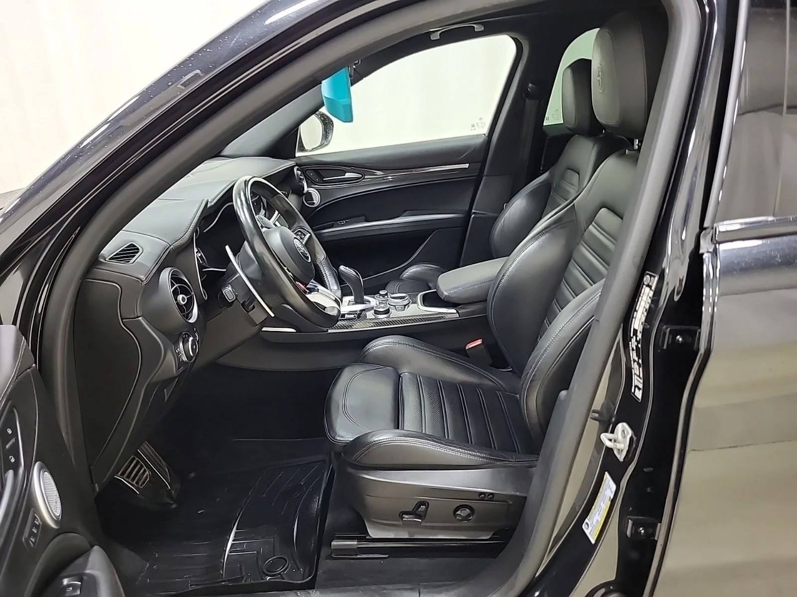 Alfa Romeo Stelvio QUADROFOLIO С РЕГИСТРАЦИЯ & АВТО КРЕДИТ - изображение 5