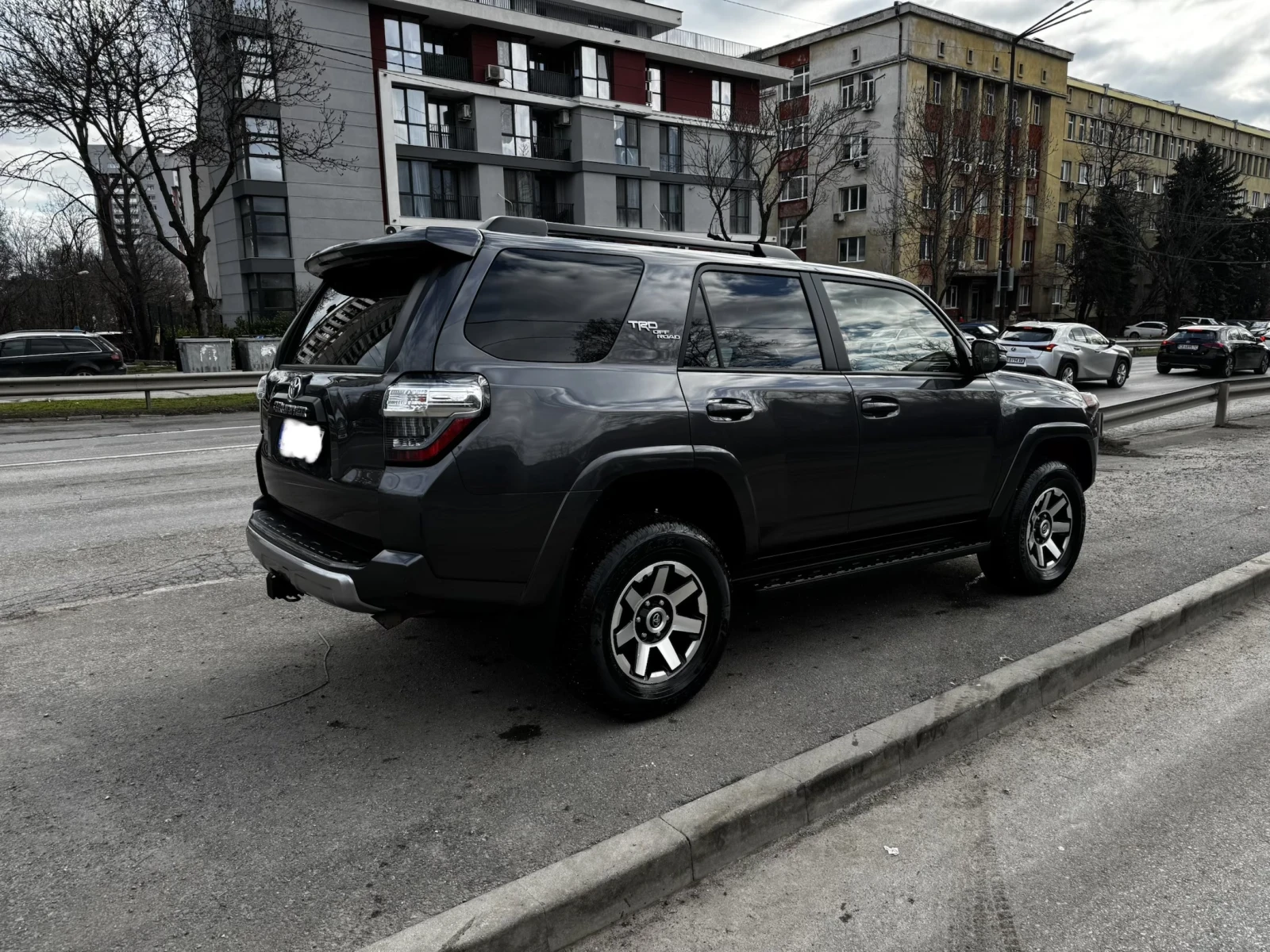 Toyota 4runner TRD Off-road premium - изображение 2