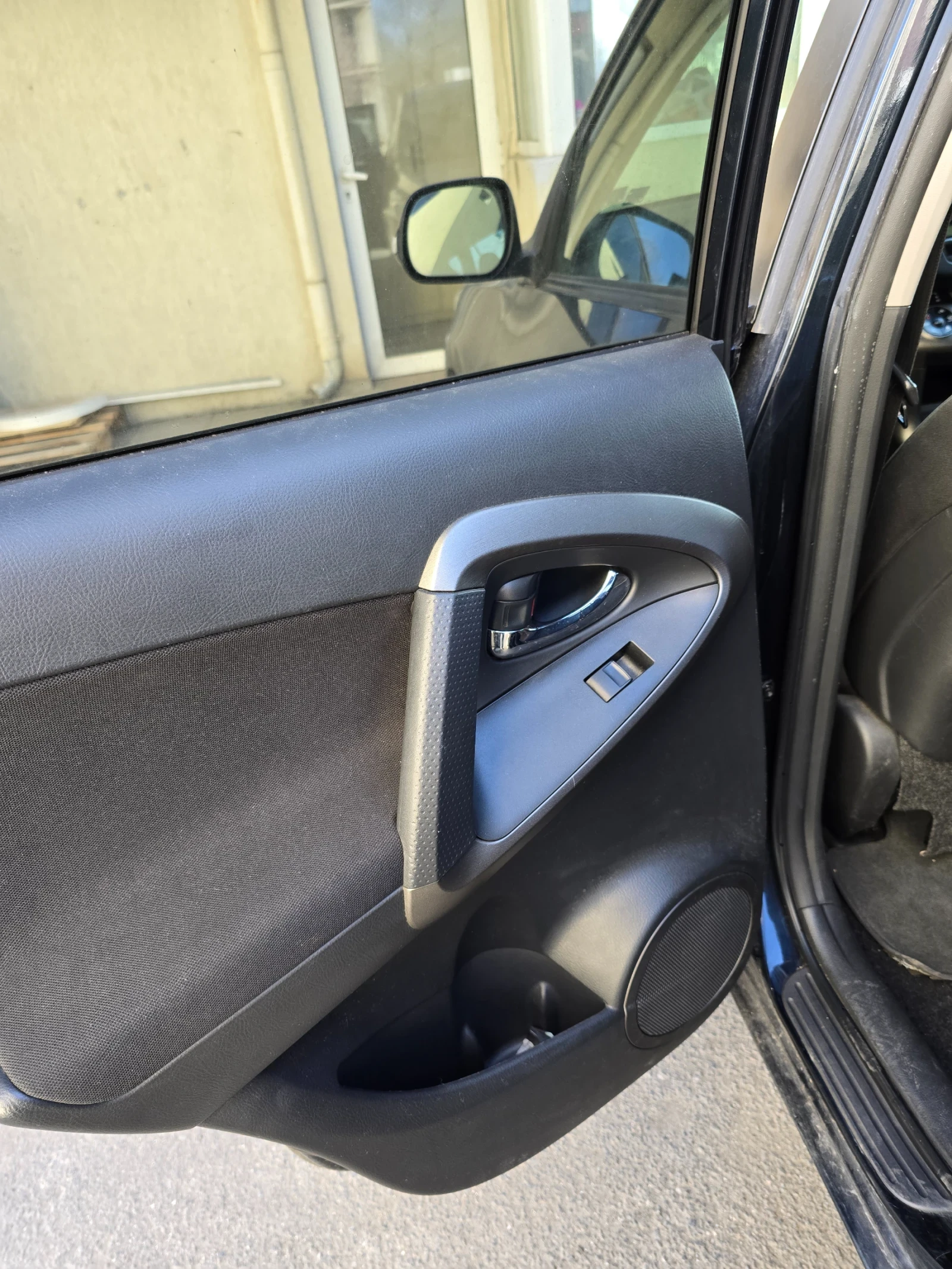 Toyota Rav4 2.0 VVTI, снимка 14 - Автомобили и джипове - 53817723