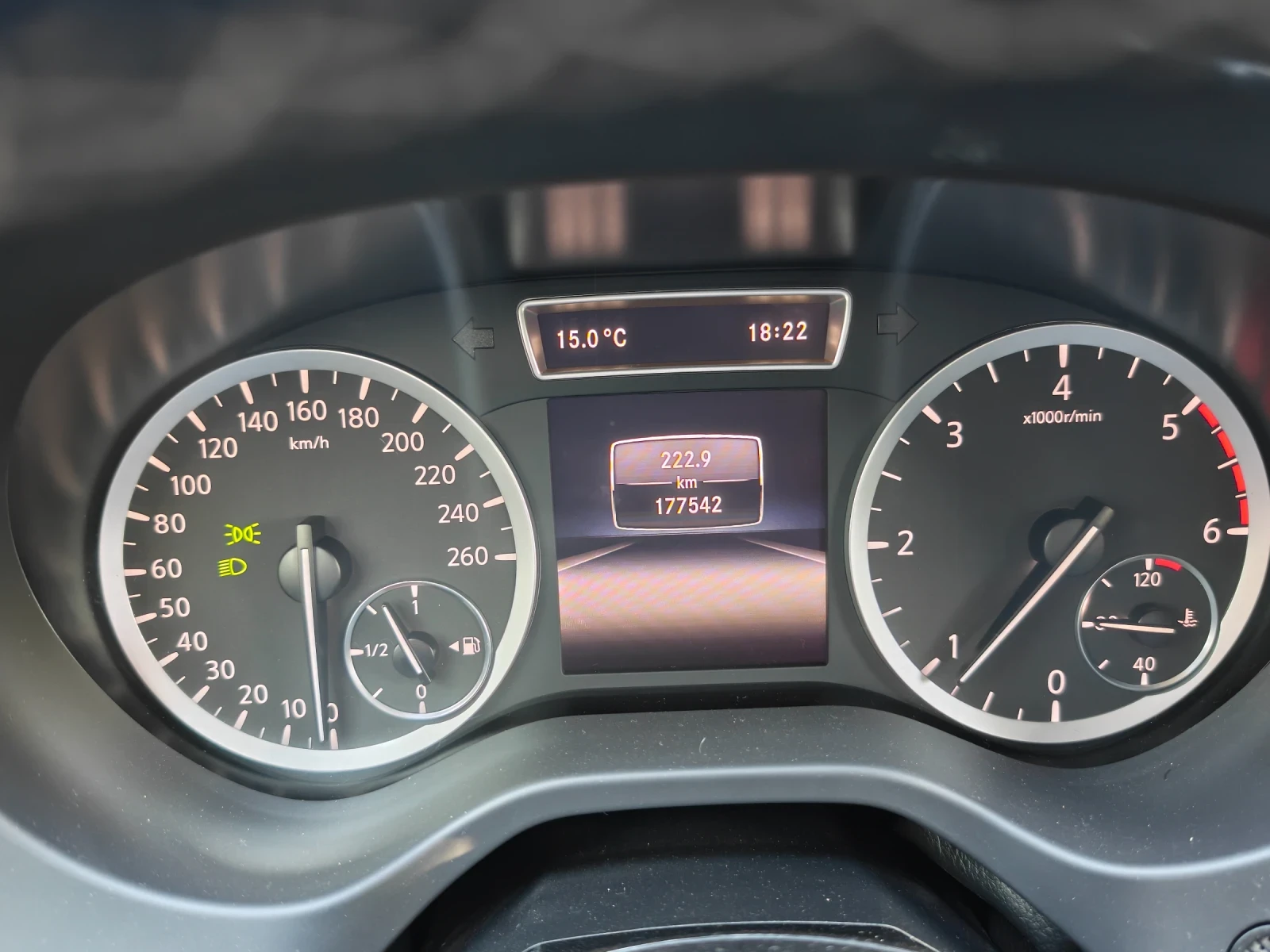 Infiniti Q30, снимка 11 - Автомобили и джипове - 54305682