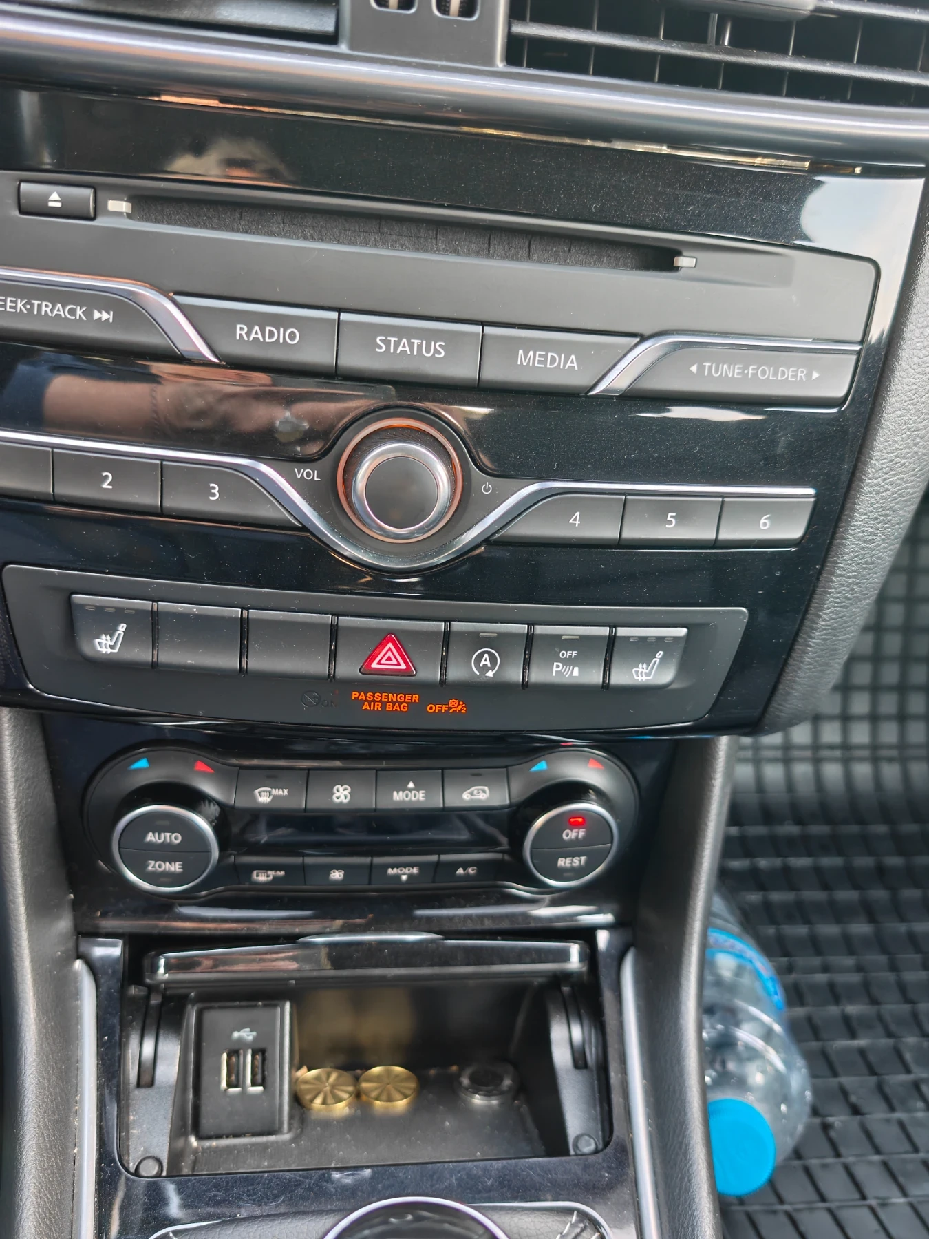 Infiniti Q30, снимка 12 - Автомобили и джипове - 54305682