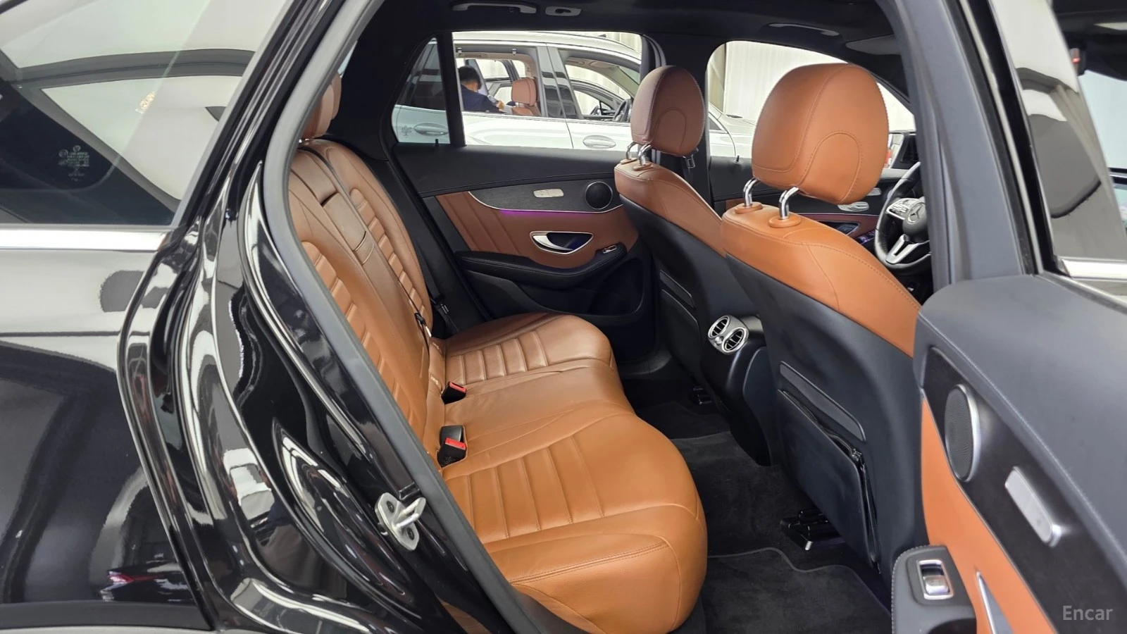 Mercedes-Benz GLC 300 4MATIC/DIGITAL/HEAD-UP/PANOROOF/DRIVE-ASSISTS, снимка 15 - Автомобили и джипове - 55421959