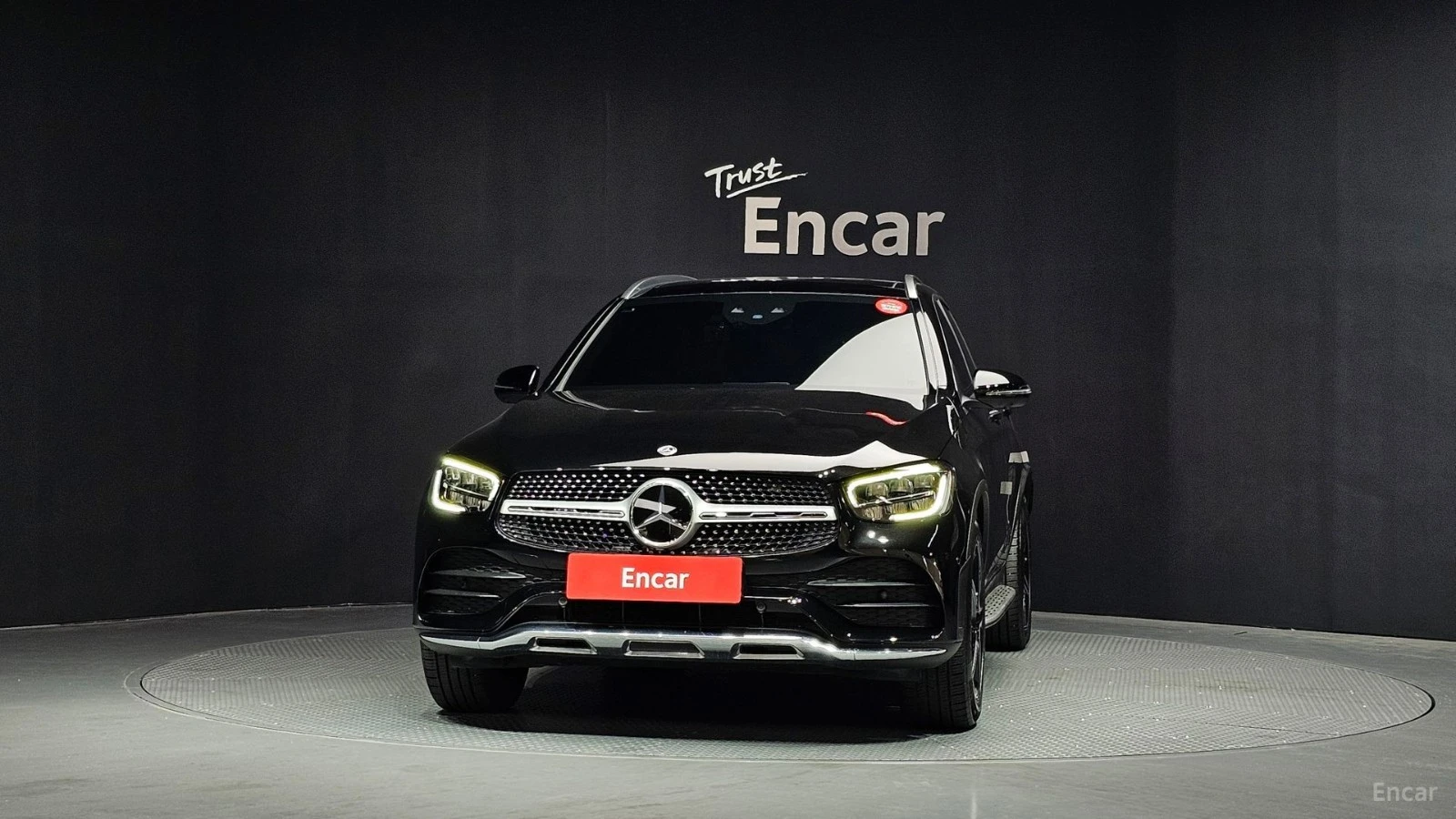 Mercedes-Benz GLC 300 4MATIC/DIGITAL/HEAD-UP/PANOROOF/DRIVE-ASSISTS, снимка 2 - Автомобили и джипове - 55421959