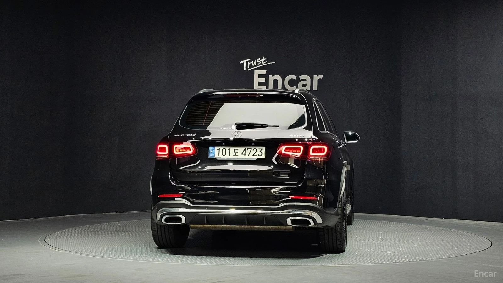 Mercedes-Benz GLC 300 4MATIC/DIGITAL/HEAD-UP/PANOROOF/DRIVE-ASSISTS, снимка 4 - Автомобили и джипове - 55421959