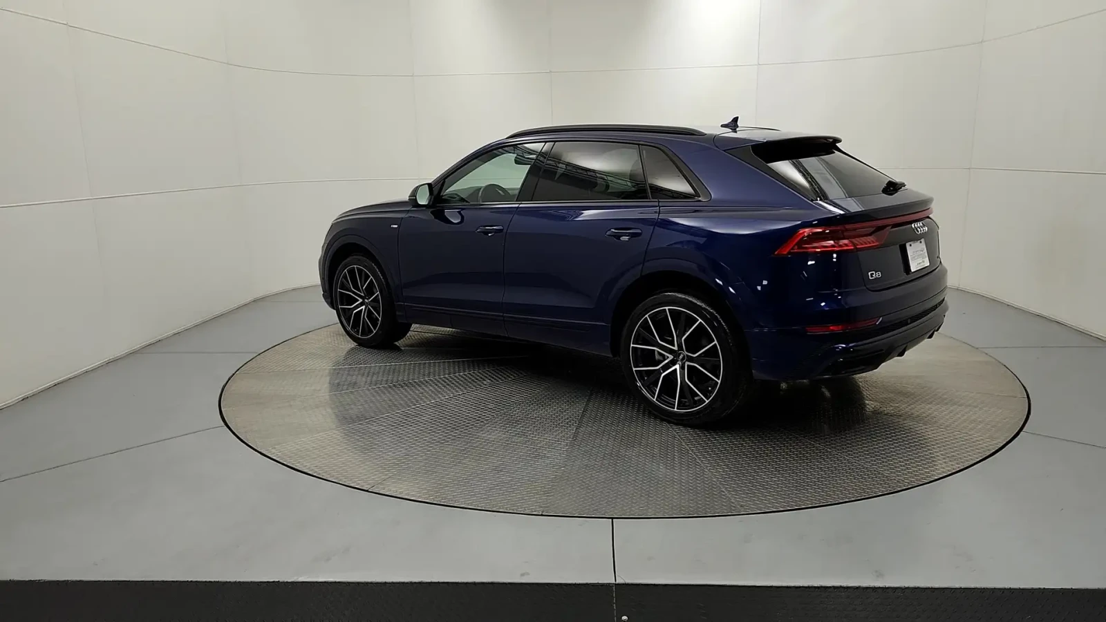 Audi Q8 PROGRESSIV, снимка 6 - Автомобили и джипове - 55799718