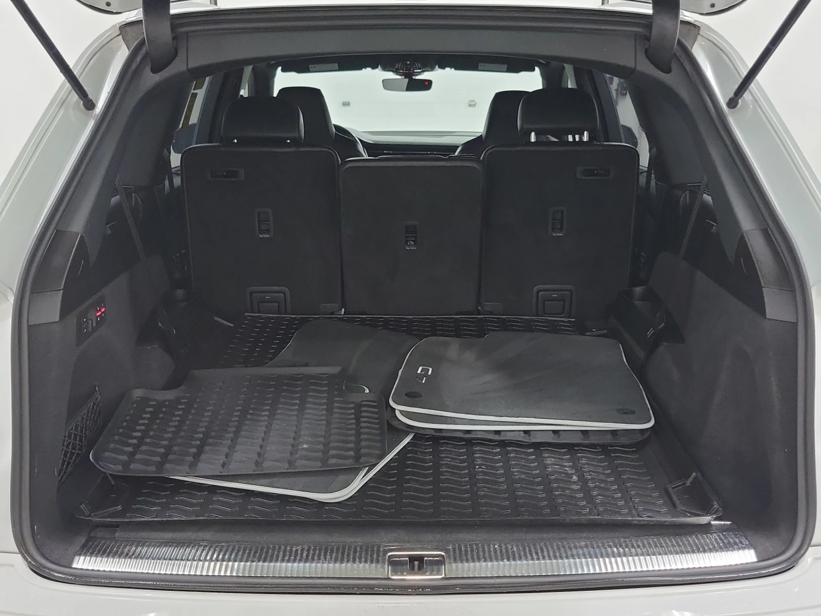 Audi SQ7 PREMIUM+ * ПАНО* ОБДУХ* ДИСТРОНИК, снимка 13 - Автомобили и джипове - 55929378