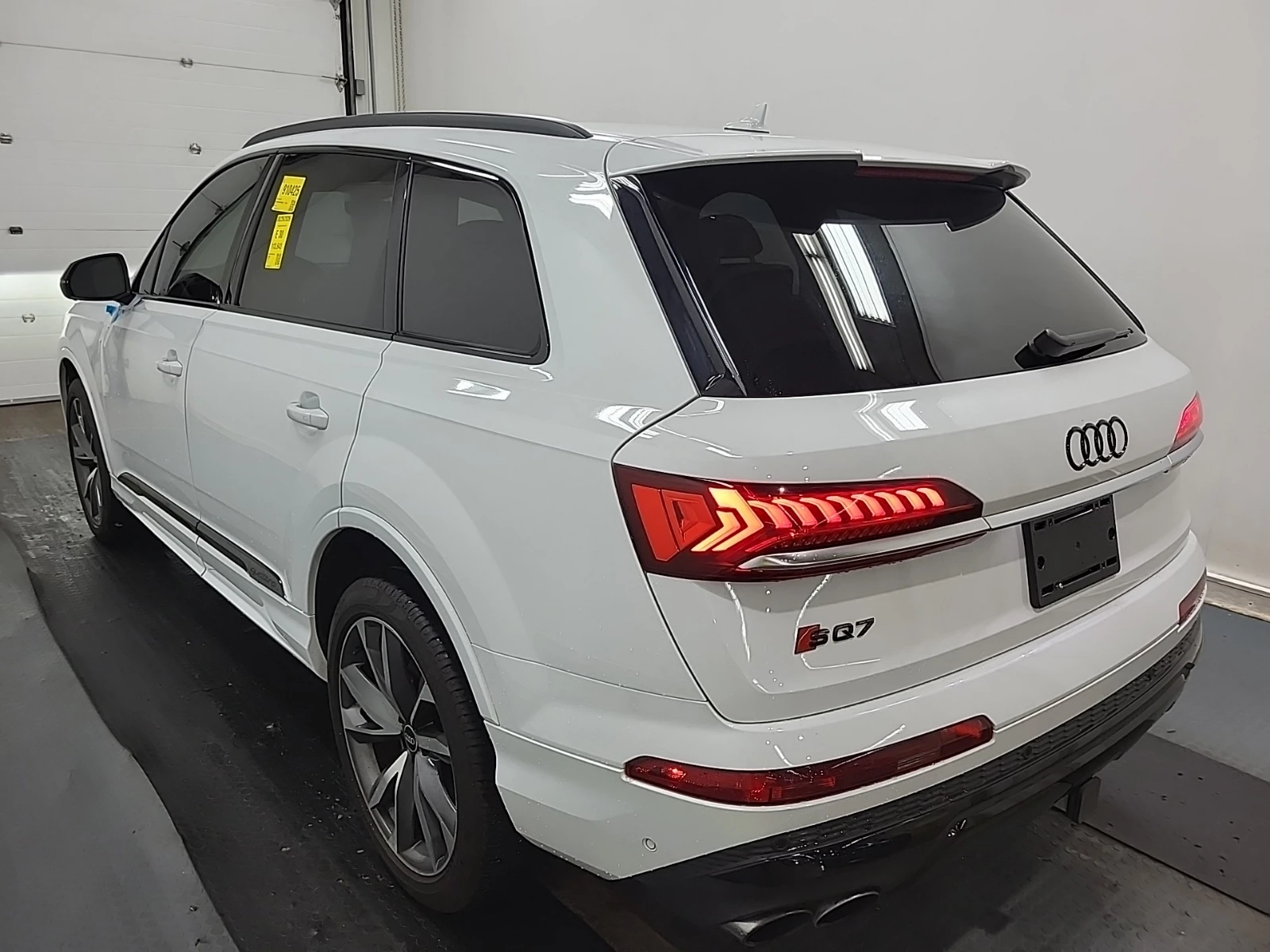 Audi SQ7 PREMIUM+ * ПАНО* ОБДУХ* ДИСТРОНИК, снимка 4 - Автомобили и джипове - 55929378
