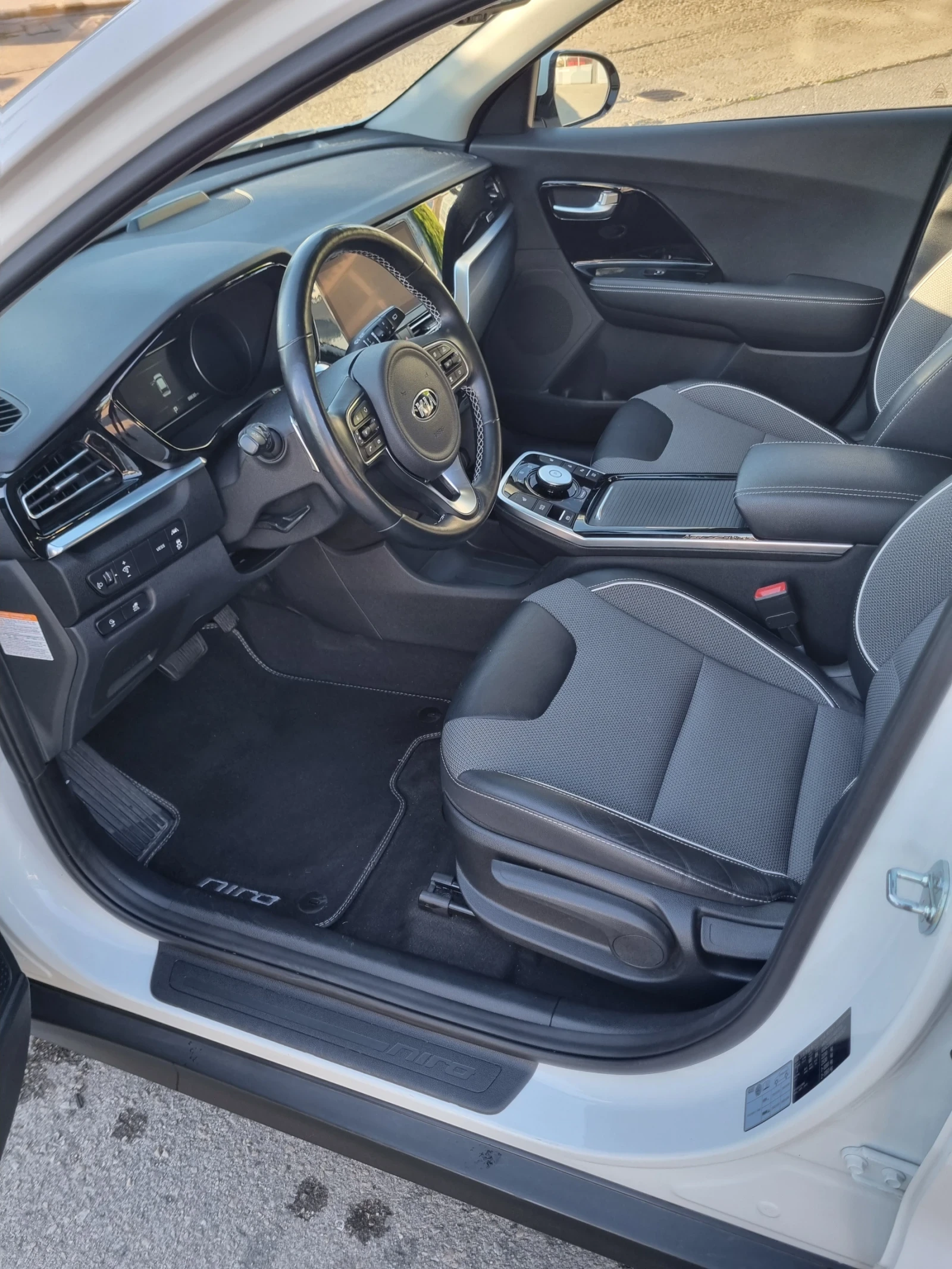 Kia Niro 64 kw/h, 100% SOH, 88 600км, facelift, снимка 7 - Автомобили и джипове - 55984532
