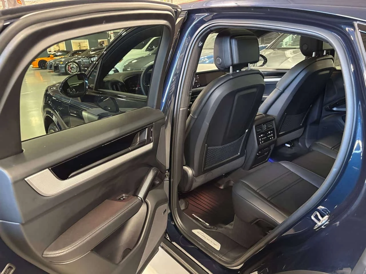 Porsche Cayenne COUPE| AWD| NAV| BOSE| PASSENGER DISPLAY| AMBIENT, снимка 9 - Автомобили и джипове - 56238370