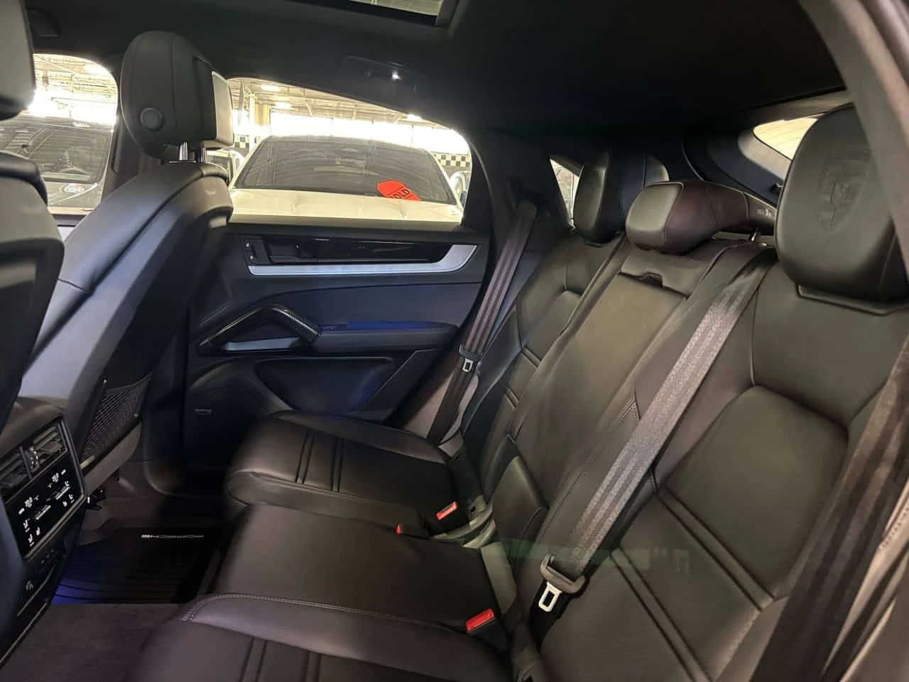 Porsche Cayenne COUPE| AWD| NAV| BOSE| PASSENGER DISPLAY| AMBIENT, снимка 11 - Автомобили и джипове - 56238370
