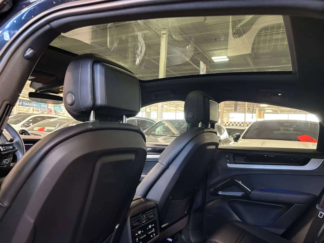 Porsche Cayenne COUPE| AWD| NAV| BOSE| PASSENGER DISPLAY| AMBIENT, снимка 10 - Автомобили и джипове - 56238370