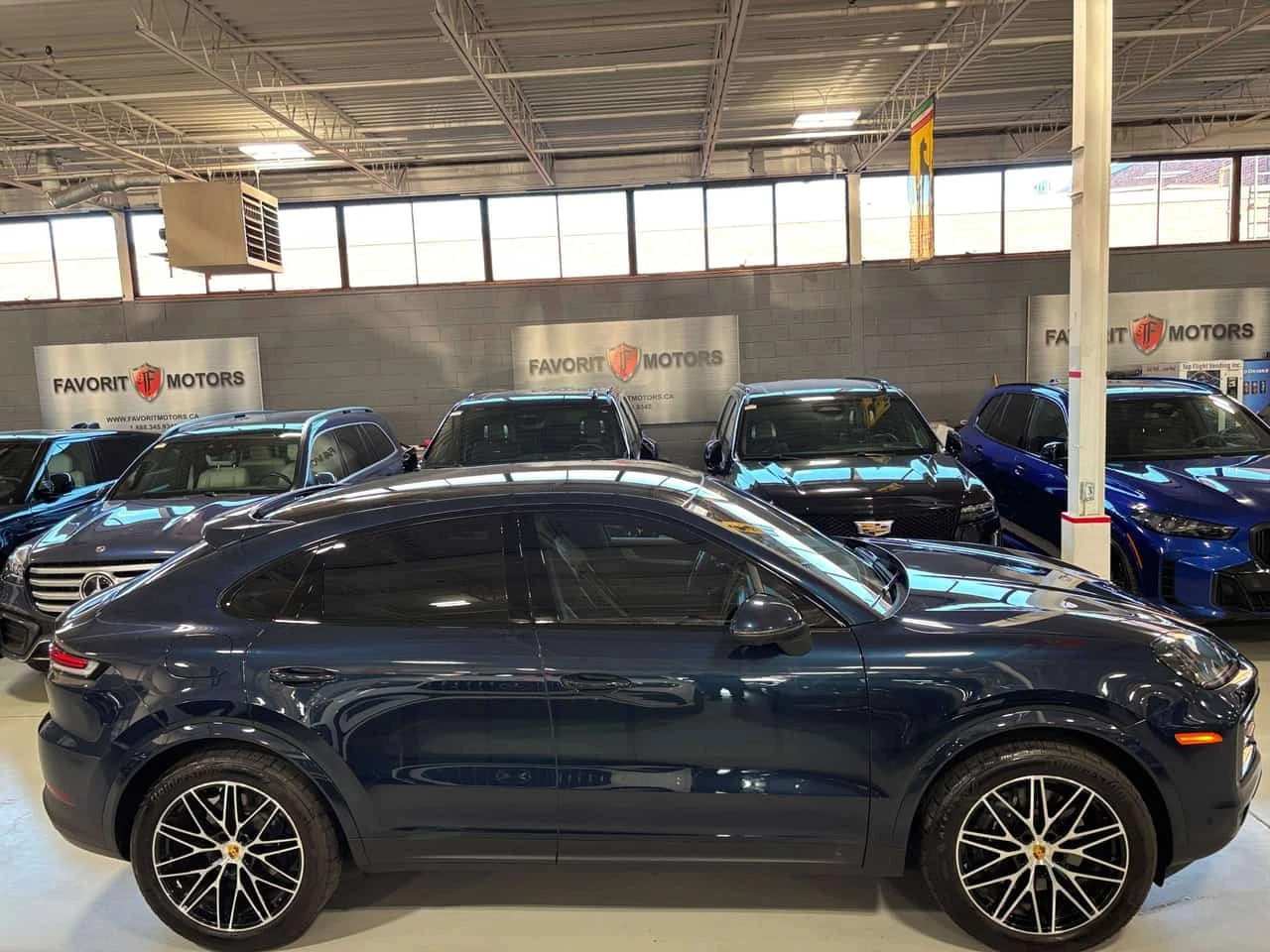 Porsche Cayenne COUPE| AWD| NAV| BOSE| PASSENGER DISPLAY| AMBIENT, снимка 4 - Автомобили и джипове - 56238370