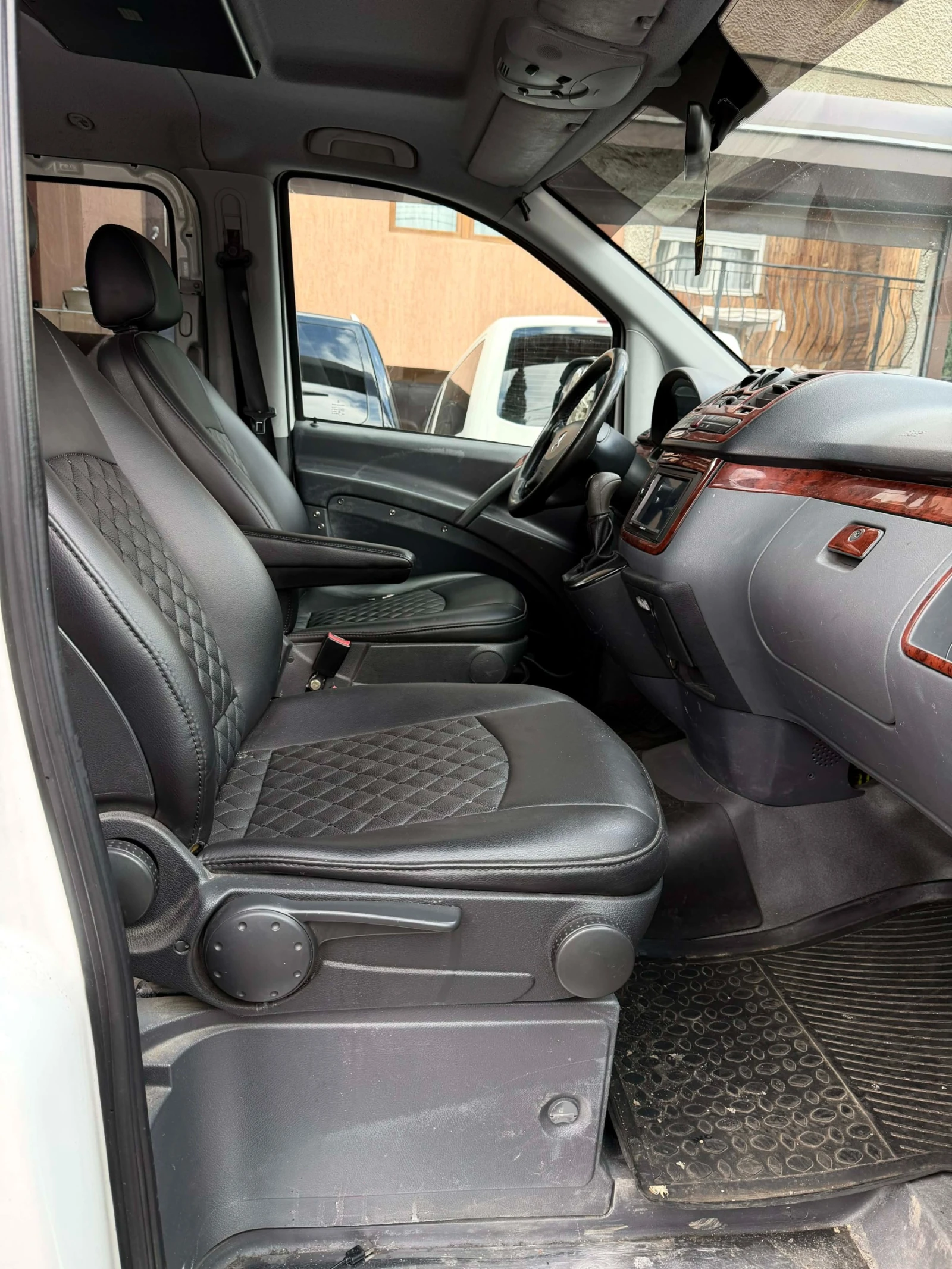 Mercedes-Benz Vito 2.2 CDI, снимка 14 - Бусове и автобуси - 54173572