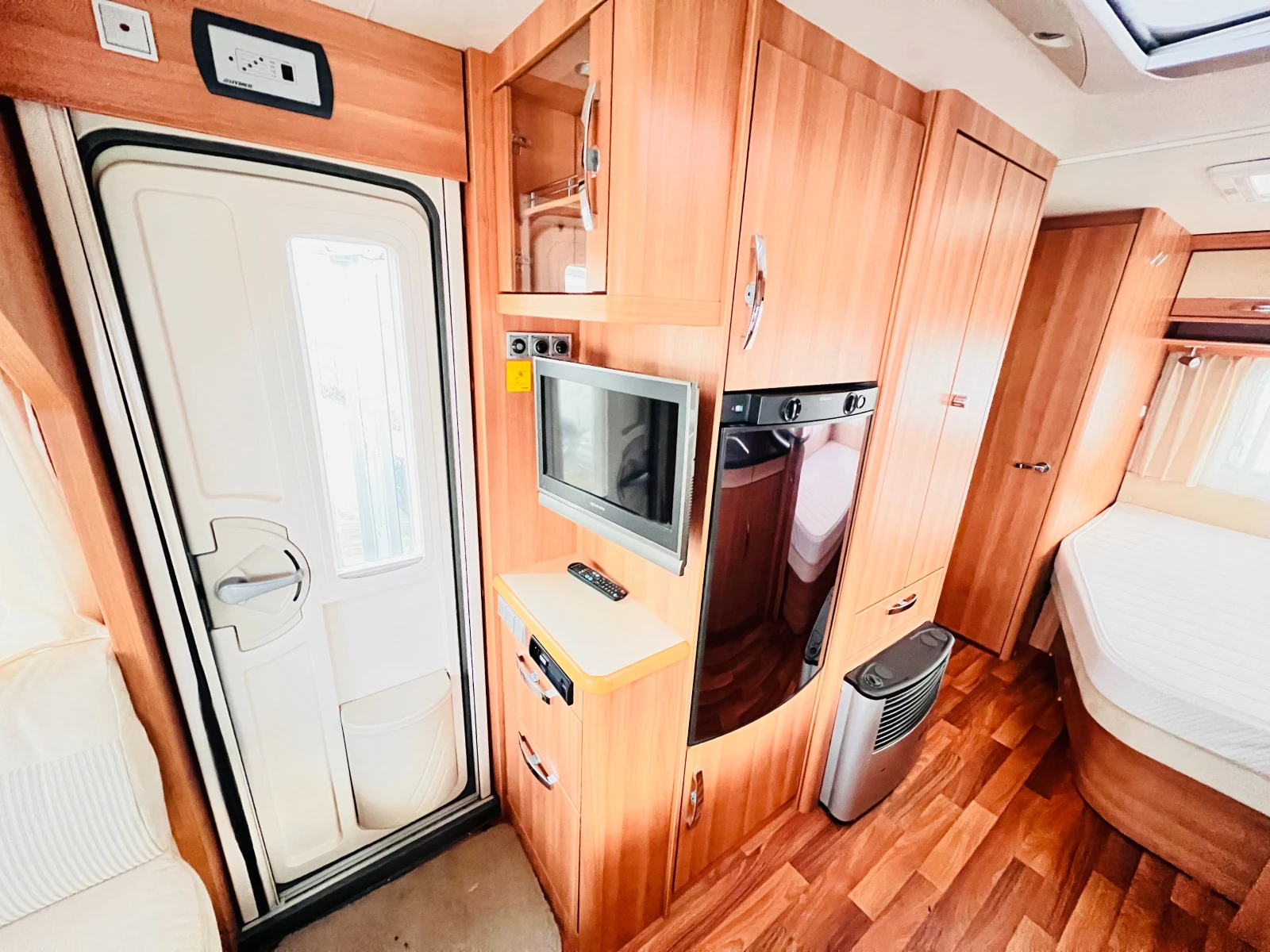 Каравана HYMER / ERIBA NOVA - изображение 9