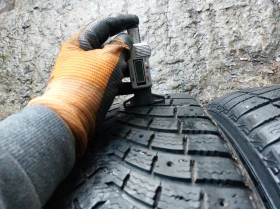 Гуми Зимни 255/45R20, снимка 4