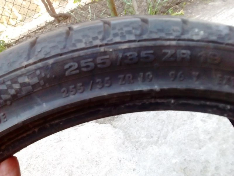 Гуми Летни 255/35R19, снимка 6 - Гуми и джанти - 18580221