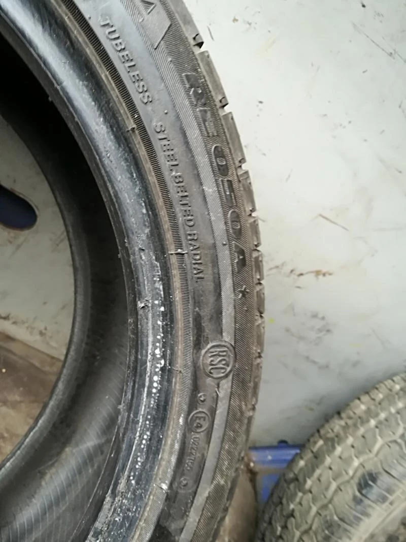 Гуми Летни 245/40R18, снимка 5 - Гуми и джанти - 20890754