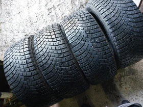 Гуми Зимни 255/45R20, снимка 1 - Гуми и джанти - 48806010