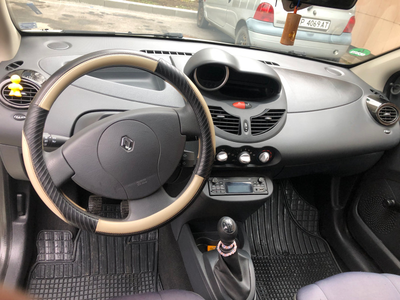 Renault Twingo 1.2 LEV 16V (75 кс), снимка 11 - Автомобили и джипове - 45777071